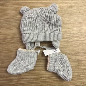 Gap Sherpa lined hat and booties.